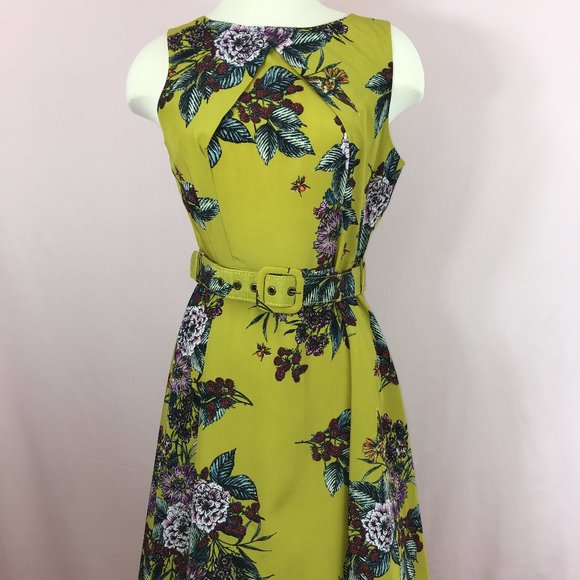 Darling Dresses & Skirts - Ø  near new darling brand floral print dress